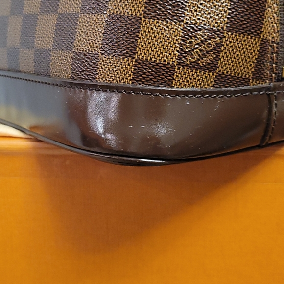Louis Vuitton Alma Damier PM - Picture 7 of 16
